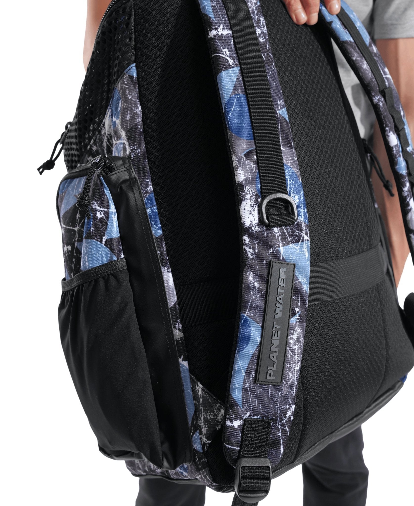 ARENA ONE GO BACKPACK 45L ALLOVER SCRATCHED - Multicolour