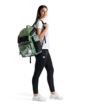 ARENA ONE GO BACKPACK 45L ALLOVER SNAKESKIN GREEN - Green