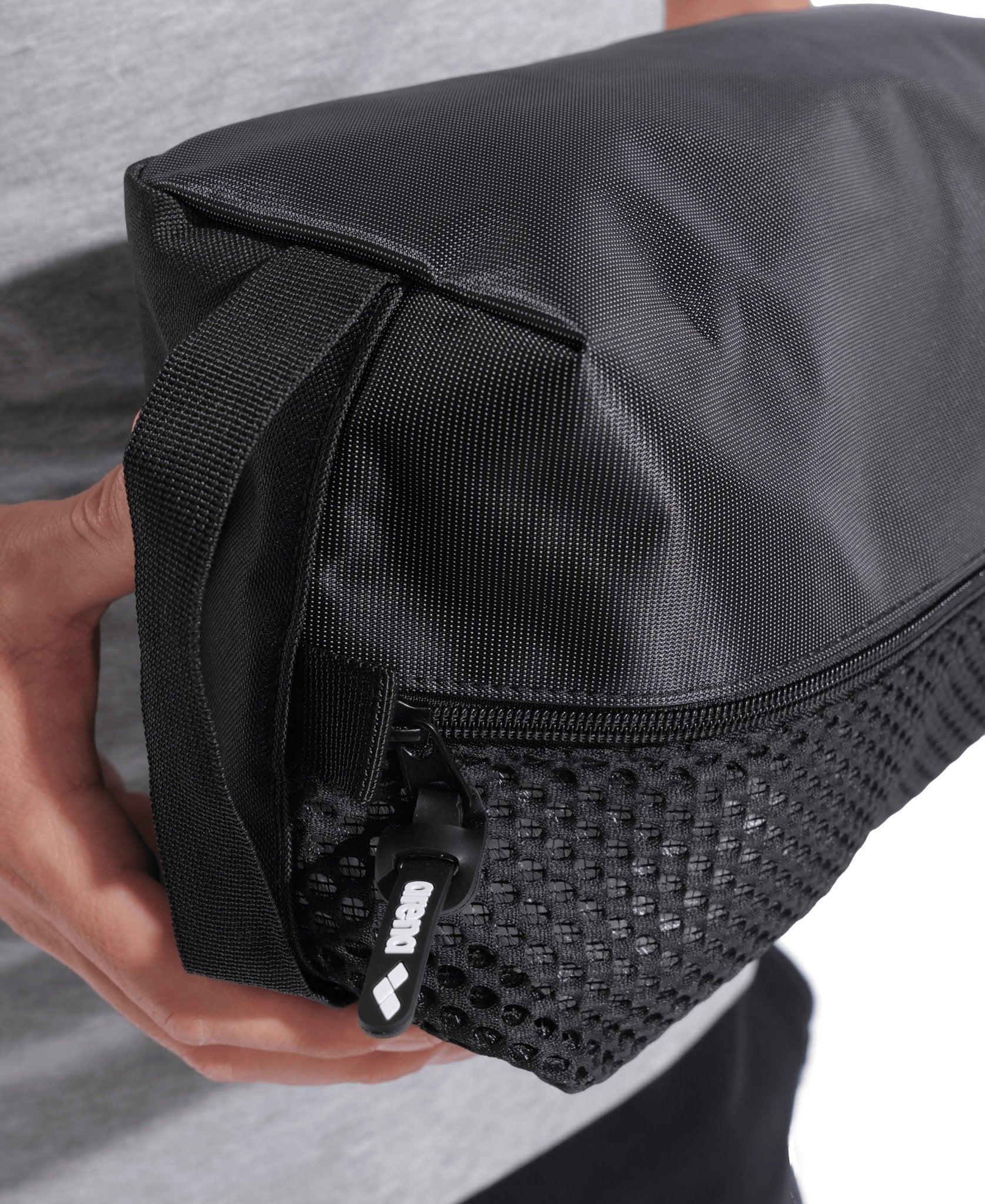 ARENA ONE GO POCKET BAG - Black