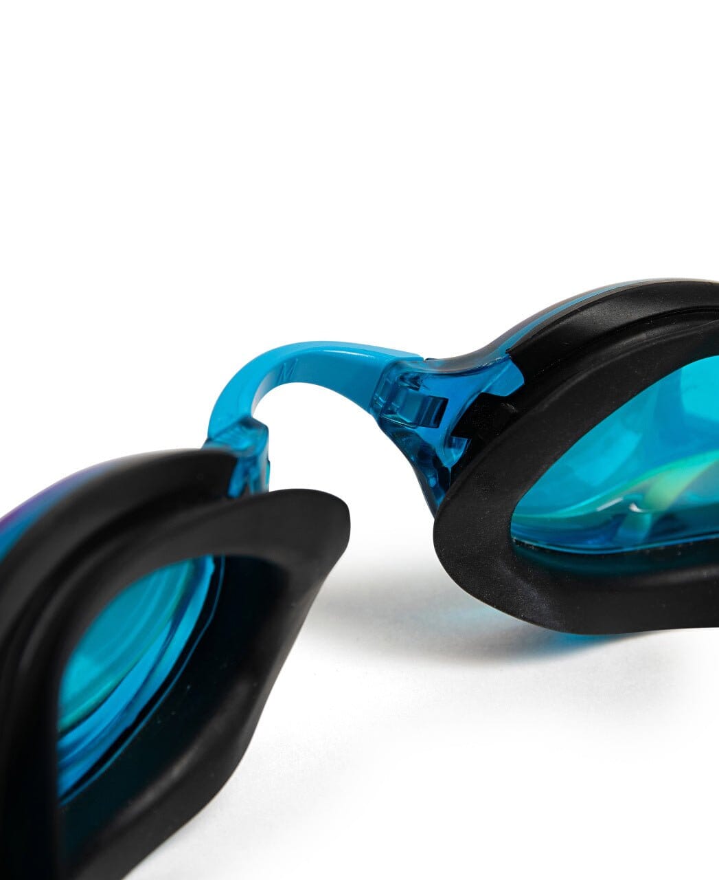 ARENA COBRA EDGE SWIPE MIRROR GOGGLES AQUA LENSES